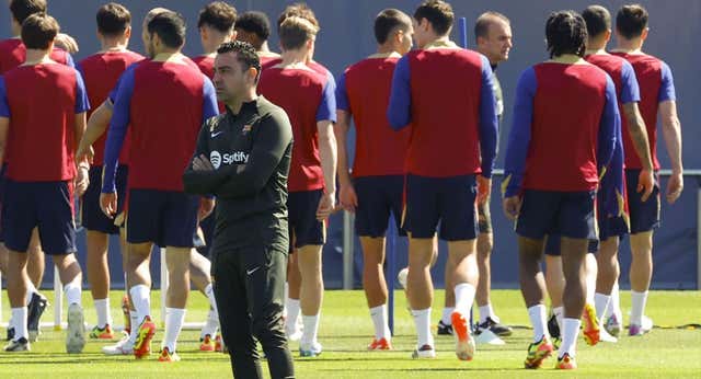 La lista de dudas de Xavi se pone en cuarentena con la llegada de Flick y afecta a 15 jugadores