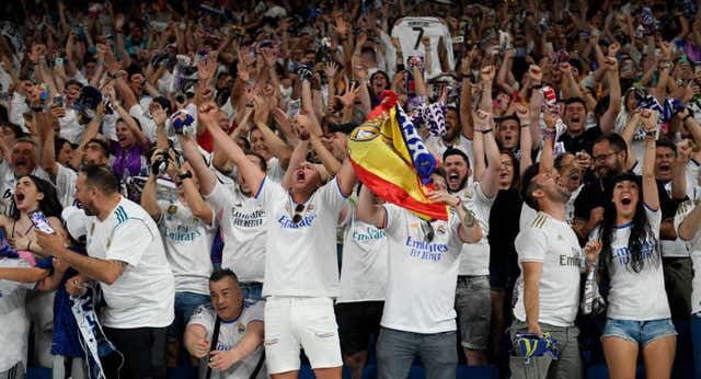 Locura en el Bernabéu para ver la final de la Champions: esperas interminables y entradas a más de 200 euros