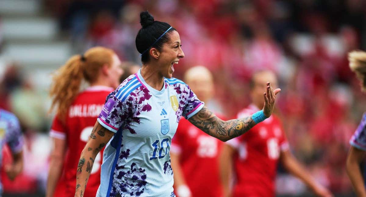 Jenni Hermoso celebra uno de los dos goles que España anotó ante Dinamarca. /RFEF