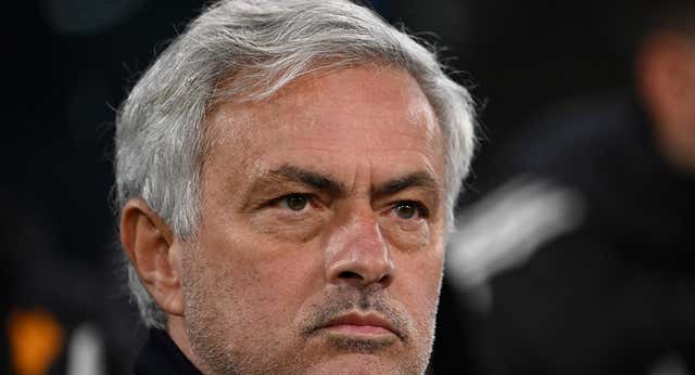 ¡El Fenerbahçe anuncia a Mourinho en plena final de la Champions… y con él comentando en la tele!