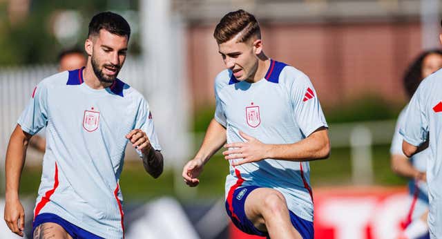 España ya rueda, la grada aclama a Pedri… y los internacionales se juntarán para ver la final