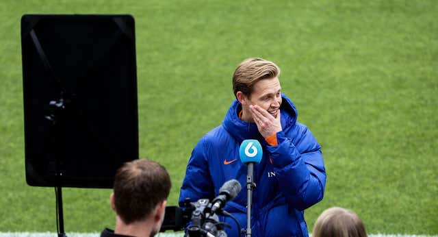 El riesgo a una lesión crónica de Frenkie de Jong que pone en alerta al Barça: «Quiero jugar la Eurocopa con mi país»