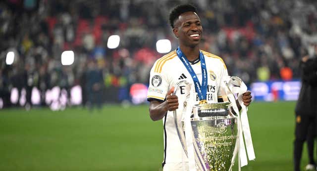 Vinicius le manda un recado a Florentino para jurar fidelidad al Real Madrid