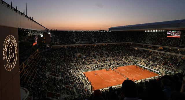 Un cheque de 10.000 euros por jugar 80 segundos, la cara oculta de los premios millonarios del tenis