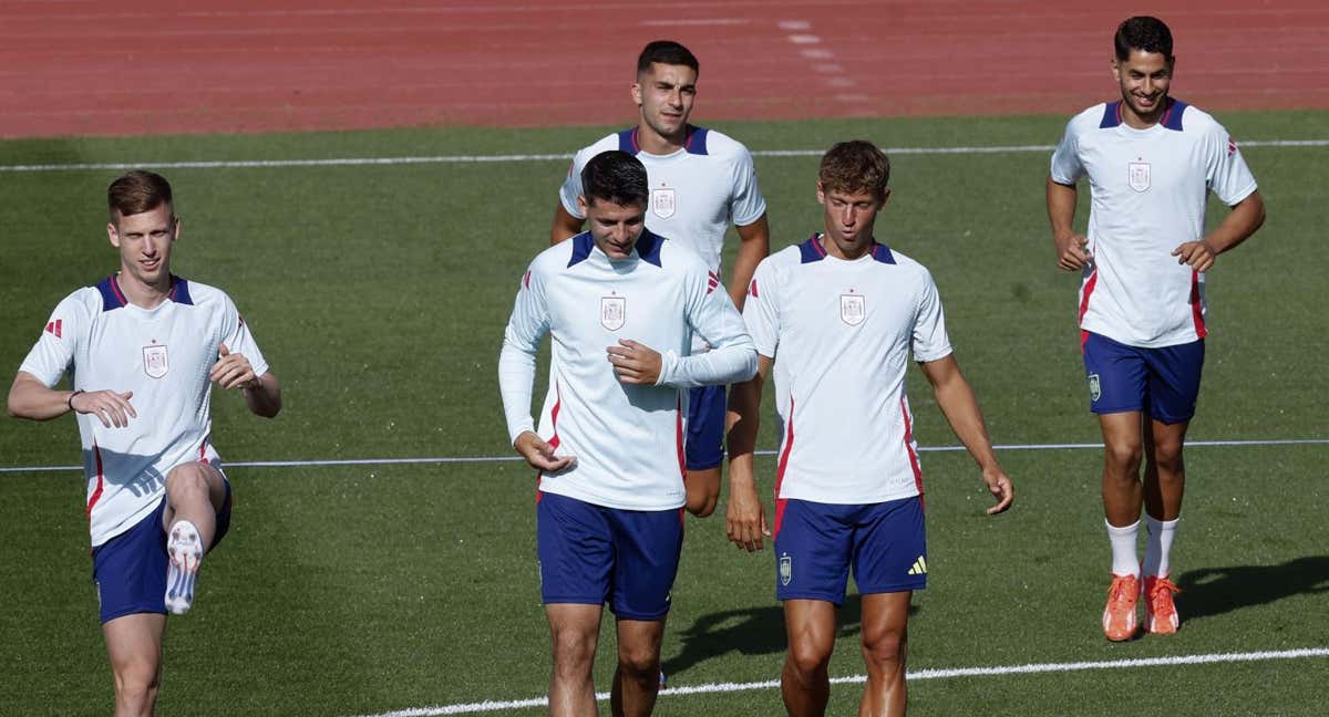 Álvaro Morata, sonriente durante el entrenamiento.