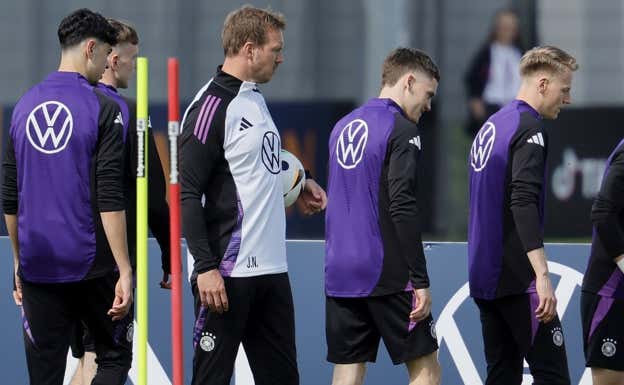 Los jugadores de la selección alemana en un entrenamiento. EFE