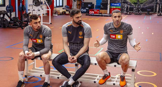 El Valencia empieza a resolver las incógnitas del puzle de su portería