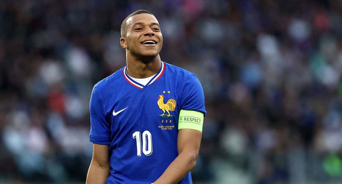 Kylian Mbappé participó en los tres goles de la selección./AFP