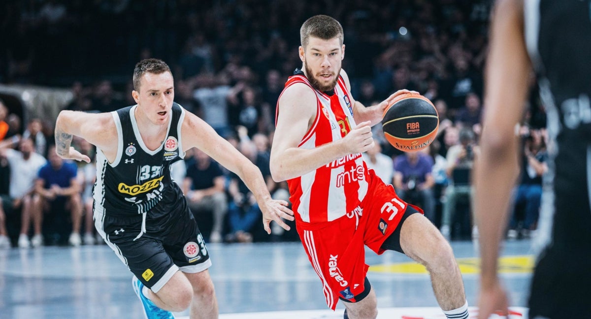 Una imagen del partido entre Partizan y Estrella Roja.