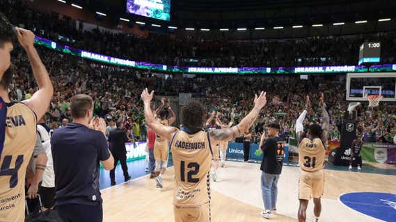 El UCAM Murcia celebra en Málaga el pase a las finales. /ACB PHOTO/M. POZO
