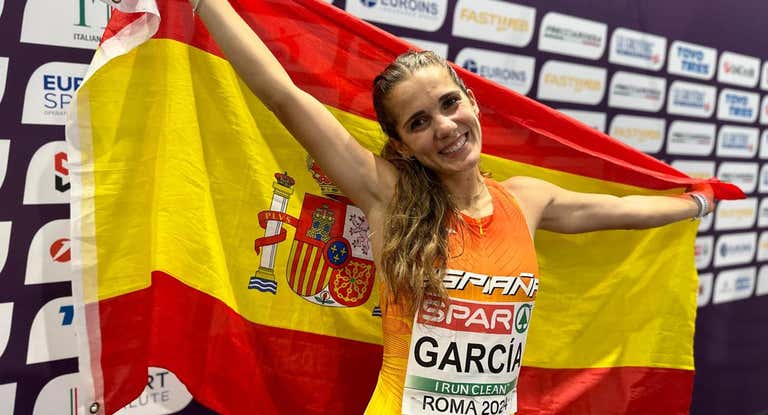 Marta García celebra el bronce.