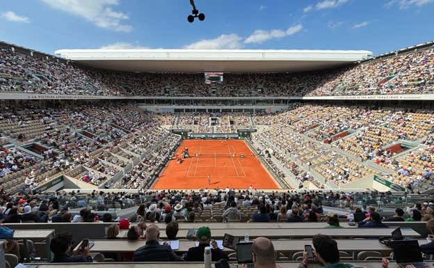 La pista Philippe Chatrier, durante el Paolini-Andreeva de semifinales.  N. Encabo