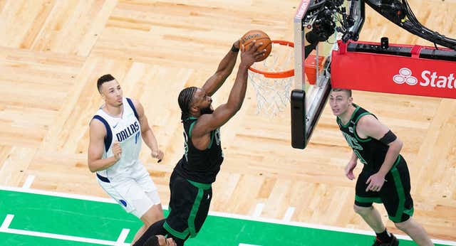 Los Celtics sobreviven a su noche negra desde el triple y se quedan a dos triunfos del anillo