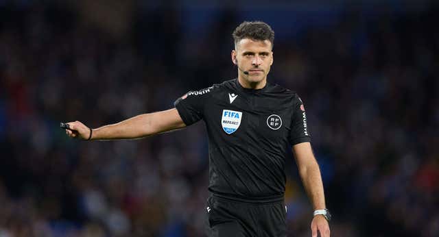 El arbitraje que nos espera en la Eurocopa parte de un declive español ya sin Del Cerro y Mateu Lahoz