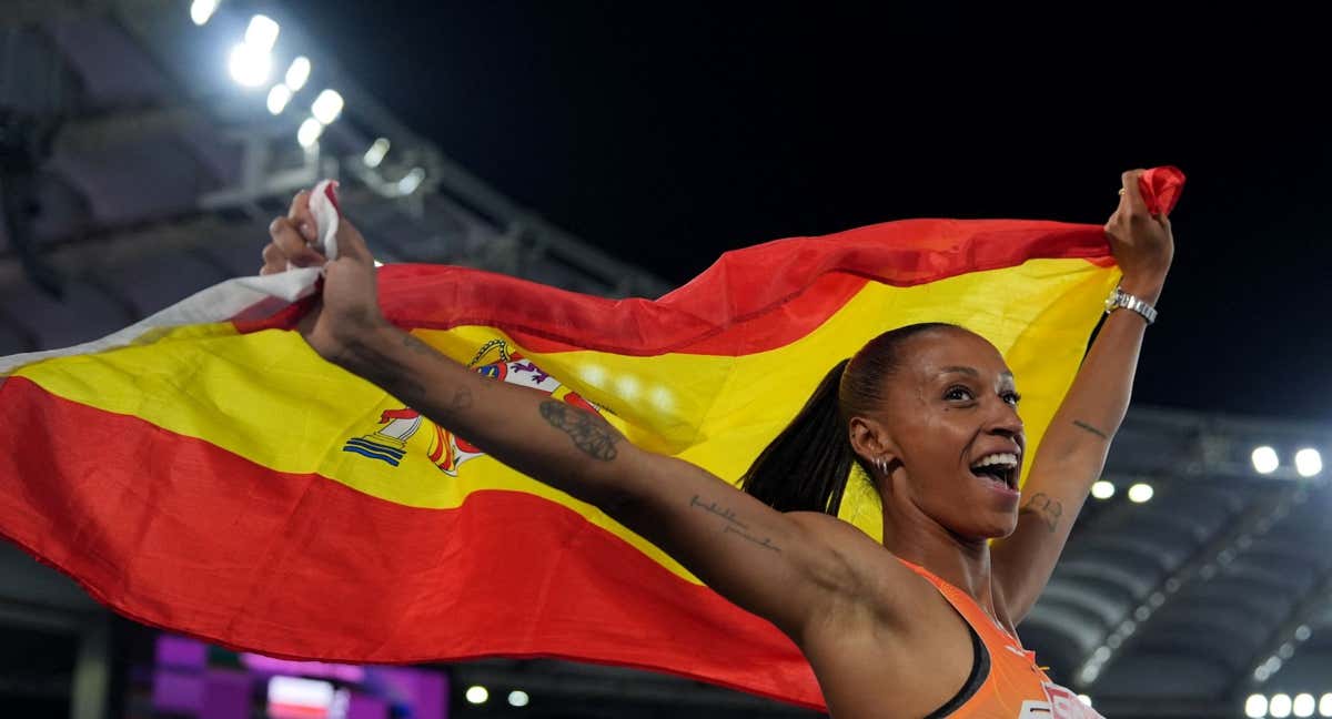 Ana Peleteiro celebra su medalla de oro en Roma./EFE