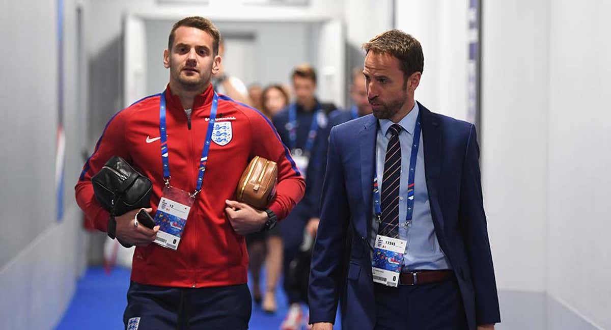 Tom Heaton, de 38 años, está negociando un nuevo contrato con el Manchester United./@England