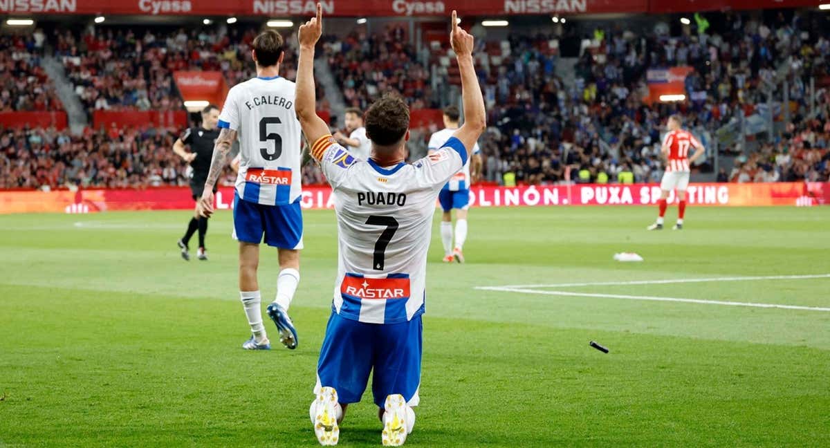 Puado, en la celebración de su gol en Gijón. /RCDE