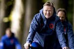 Koeman atiza al Barça por la trágica baja de De Jong: «Corrieron riesgos y ahora pagamos las consecuencias»