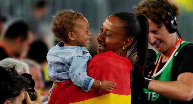 La intrahistoria detrás de las lágrimas de Ana Peleteiro tras su salto de oro: «¿Ya se ha dormido?»