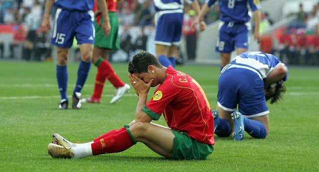 Cuando los inaugurales eran semifinales: un 4-5; España, sin Franco, gana su único estreno; las sospechas de la moneda al aire de Italia…