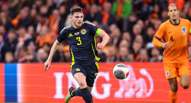 Andy Robertson, el acomodador que trabajó vaciando cubos de basura y pensó en dejar el fútbol