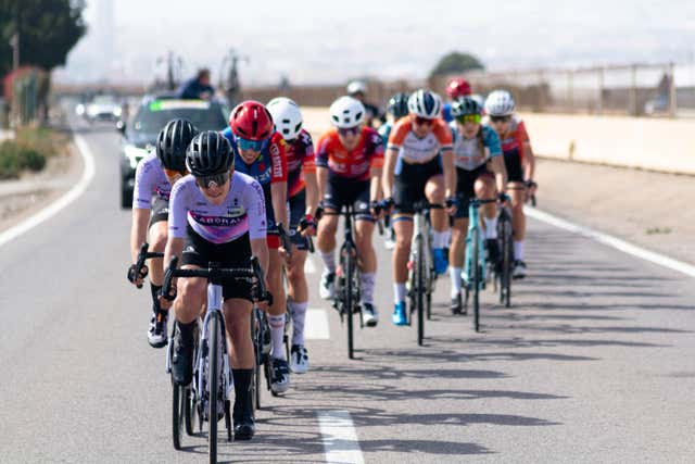 En La Vuelta, como en LaLiga: el ciclismo aplicará un sistema de tarjetas amarillas