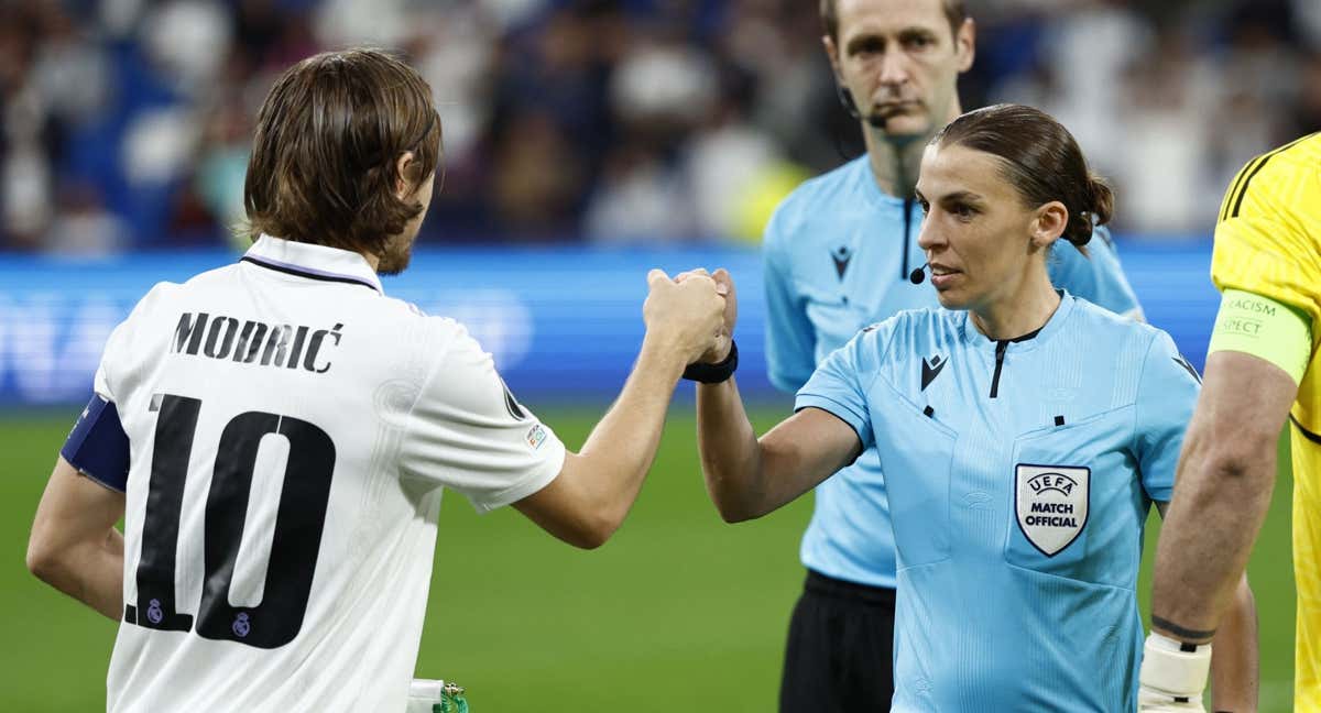 La colegiada súper élite UEFA, mundialista en Catar, Stéphanie Frappart, durante un partido del Real Madrid./UEFA