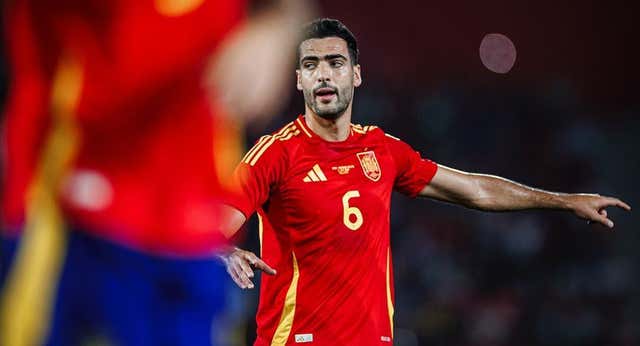 Mikel Merino, sobre los ‘rumores’ del Barça: ‘Mis compañeros me vacilan, pero eso se lo dejo a mis agentes’