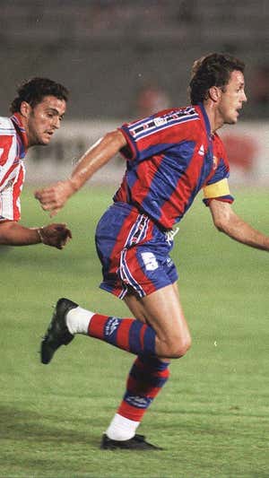 Popescu con el Barcelona. José María Barroso