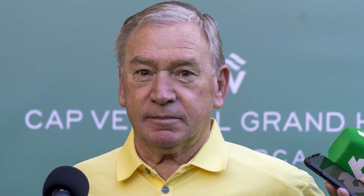 Javier Clemente en un torneo de golf.