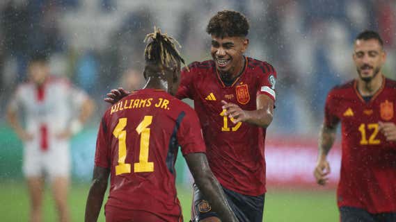 Nico Williams y Lamine Yamal celebran un gol de España. /REUTERS