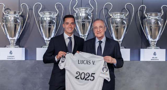 Lucas Vázquez renueva con el Real Madrid por una temporada más
