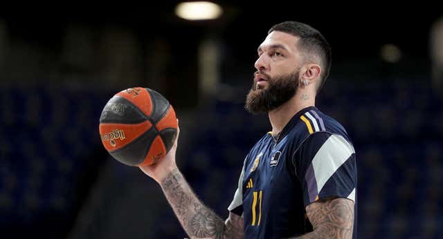 Poirier empieza a despedirse del Real Madrid: «He disfrutado estos tres años, fue increíble»