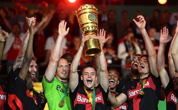 Wirtz levanta el título de Copa de Alemania.  REUTERS