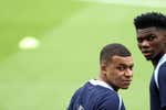 La otra realidad de los medios del Real Madrid con Francia: Deschamps mira a Tchouameni pero no a Camavinga como Ancelotti