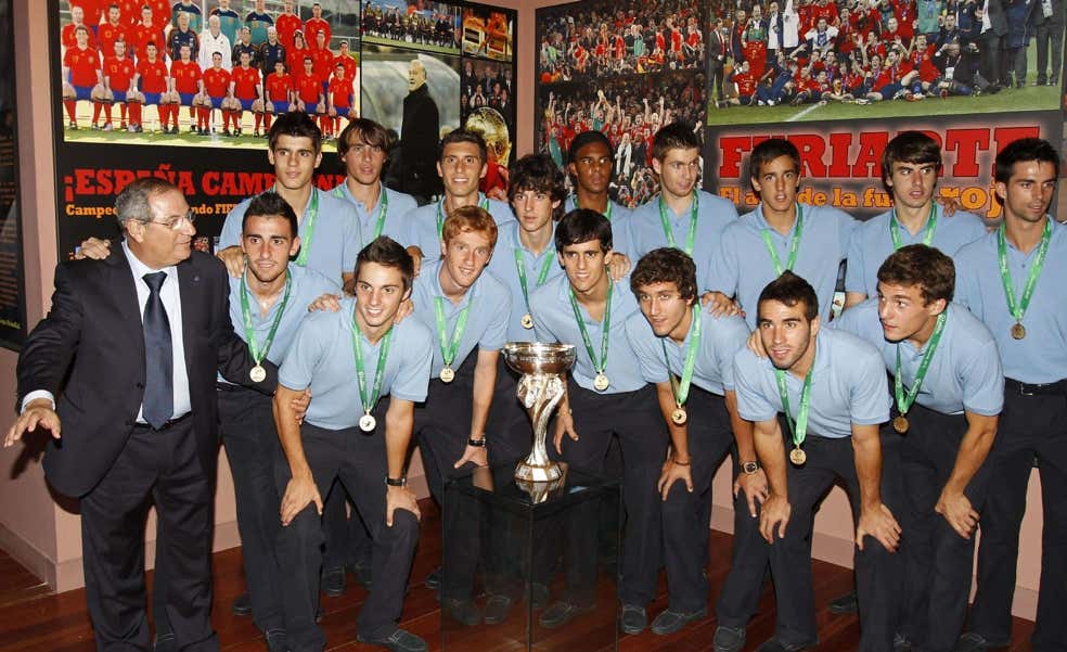 El padrino de la 'Quinta de Morata': «Nacho es mi niño, Carvajal daba miedo, con Laporte me enfadé, a Cucurella le pedí pelarse...»