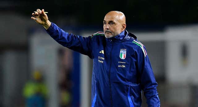 Spalletti fulmina la leyenda de la PlayStation en el hotel de Italia: “Hasta yo he jugado”