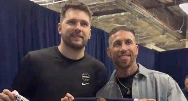 Un colosal Luka Doncic deja claro que quiere el anillo: números de MVP e intercambio de regalos con Sergio Ramos