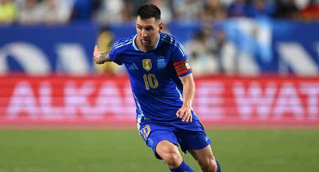 Argentina tiene otro color cuando juega Leo Messi: doblete y sendos presentes a Lautaro Martínez
