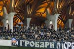 La tregua entre 'enterradores' y 'héroes' para formar ultras en Serbia llega hasta los colegios