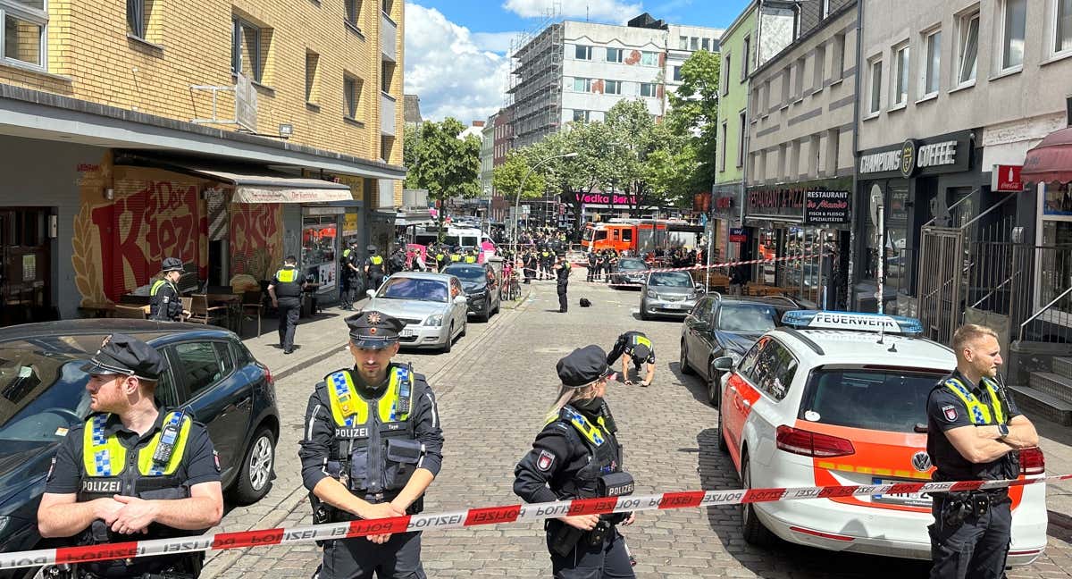 Un individuo siembra el caos en las calles de Hamburgo. /AFP