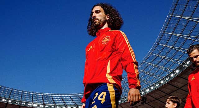 Mendilibar tenía razón: a Cucurella no lo ficharías nunca… pero lo alinearías siempre