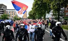 Por qué los ultras de Serbia y Albania se han pegado en la Eurocopa pese a no estar en el mismo grupo