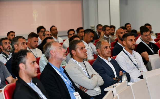 Representantes de los clubes de las canteras de LaLiga.  LaLiga