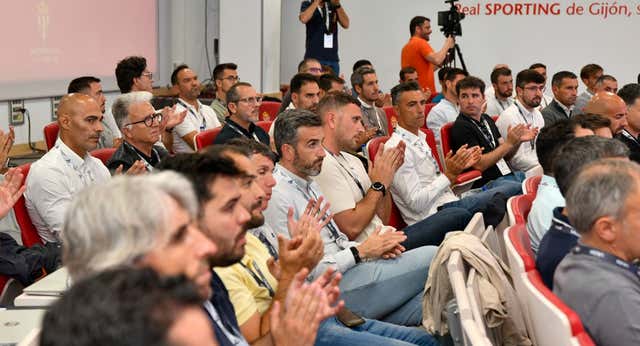 El Plan de LaLiga con las canteras presume de beneficios hasta en las notas de la EBAU: ‘Han aprobado todos’
