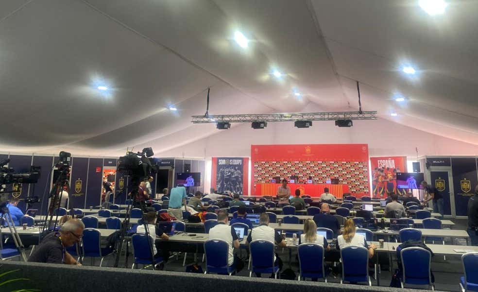 Arrinconados en el búnker de la Selección en la Eurocopa: cuando la vida se convierte en una pelea por las migajas