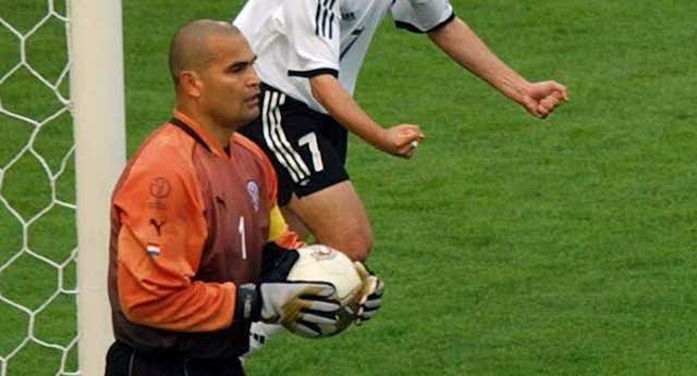 La última cruzada de Chilavert: agita al pueblo contra el seleccionador de Paraguay a dos días del comienzo de la Copa América