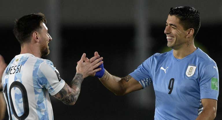 Messi y Suárez mostraron su habilidad con la pala.
