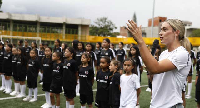 Alexia Putellas llama al empoderamiento de las niñas: “Que se formen para poder ser lo que ellas quieran, porque son igual de capaces que los hombres”