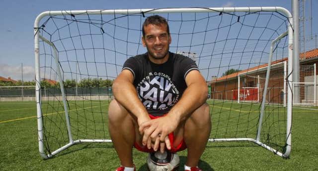 La anécdota de Esteban en una cabalgata de Reyes que refleja el amor al Oviedo: “¿Iker Casillas o Víctor Valdés?”
